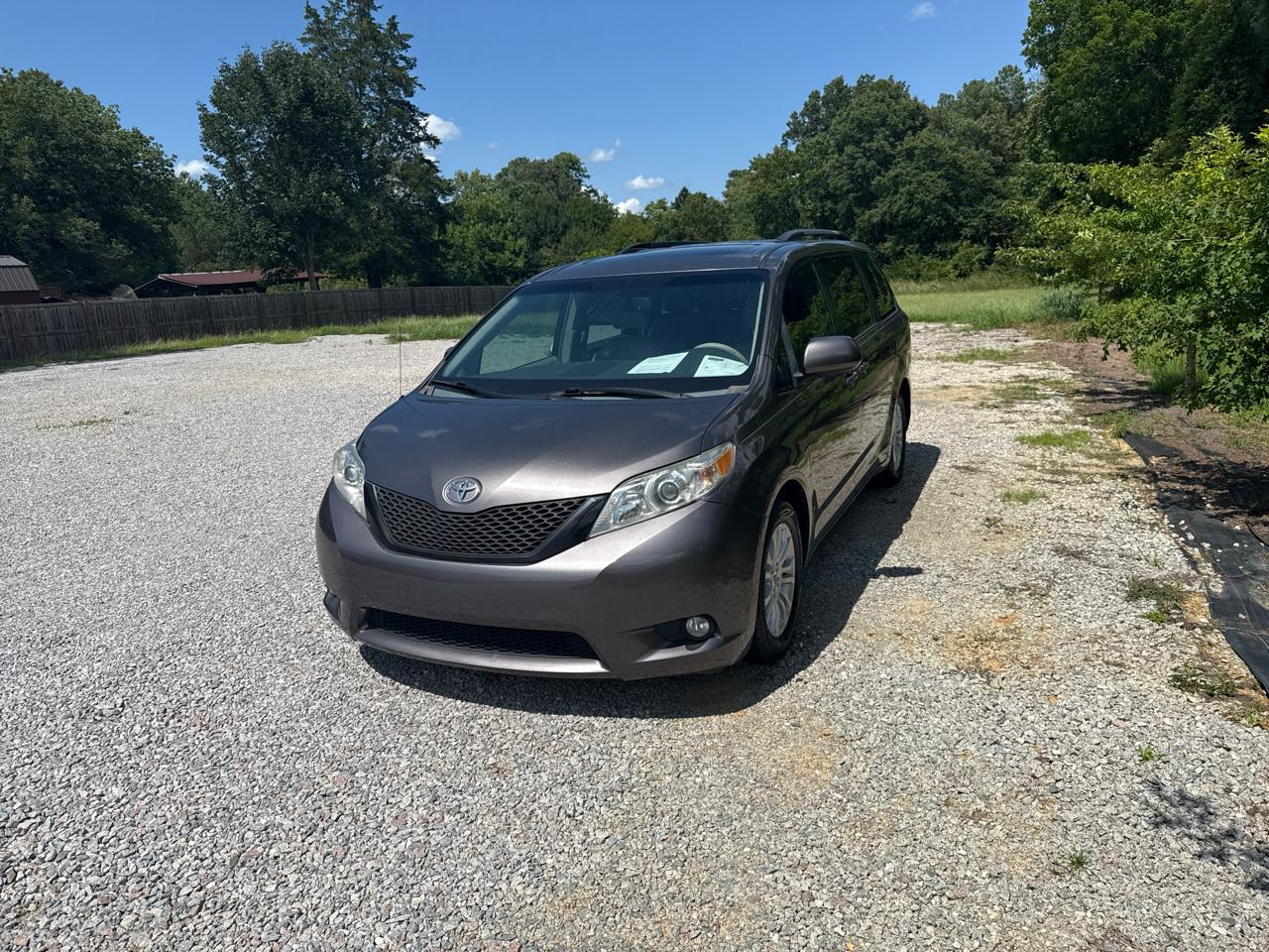 Toyota Sienna XLE Premium 5D Wagon 8 Pass 2013