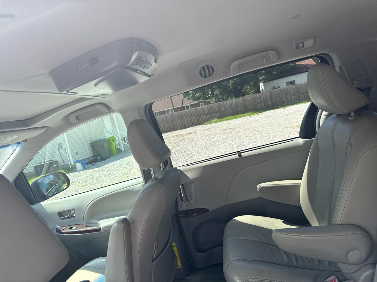 Toyota Sienna XLE Premium 5D Wagon 8 Pass 2013