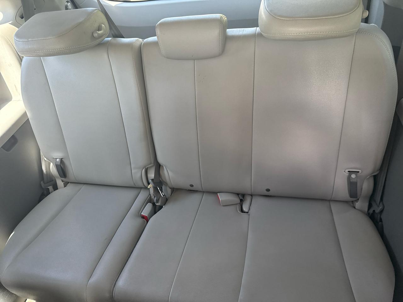 Toyota Sienna XLE Premium 5D Wagon 8 Pass 2013