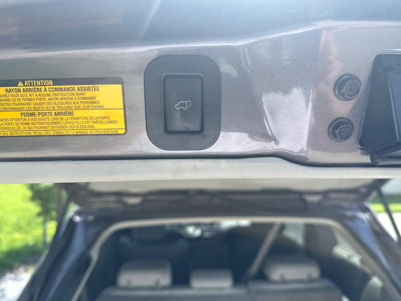 Toyota Sienna XLE Premium 5D Wagon 8 Pass 2013