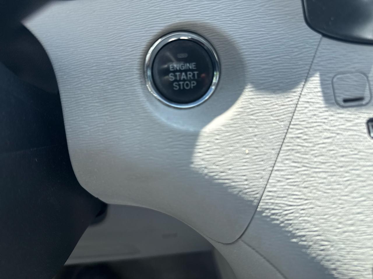 Toyota Sienna XLE Premium 5D Wagon 8 Pass 2013