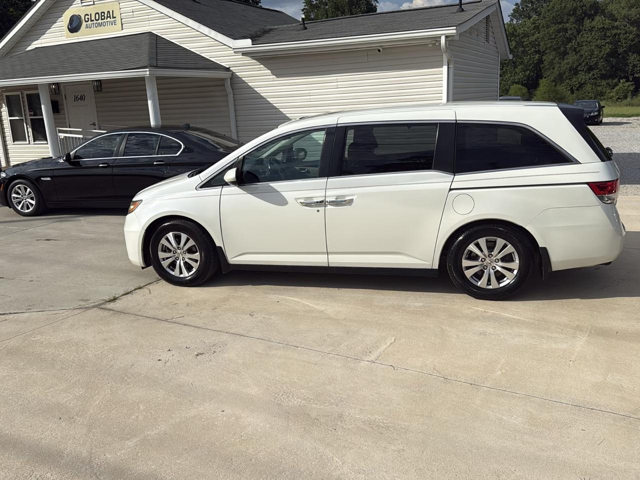 2015 Honda Odyssey EX-L w/ DVD and Navigation