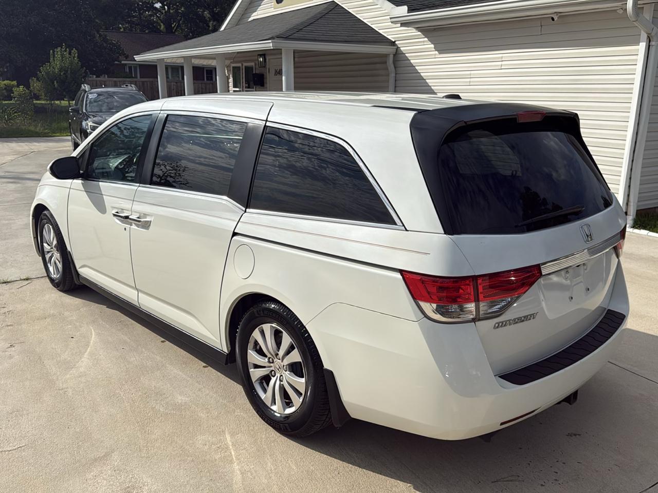 2015 Honda Odyssey EX-L - Photo 7