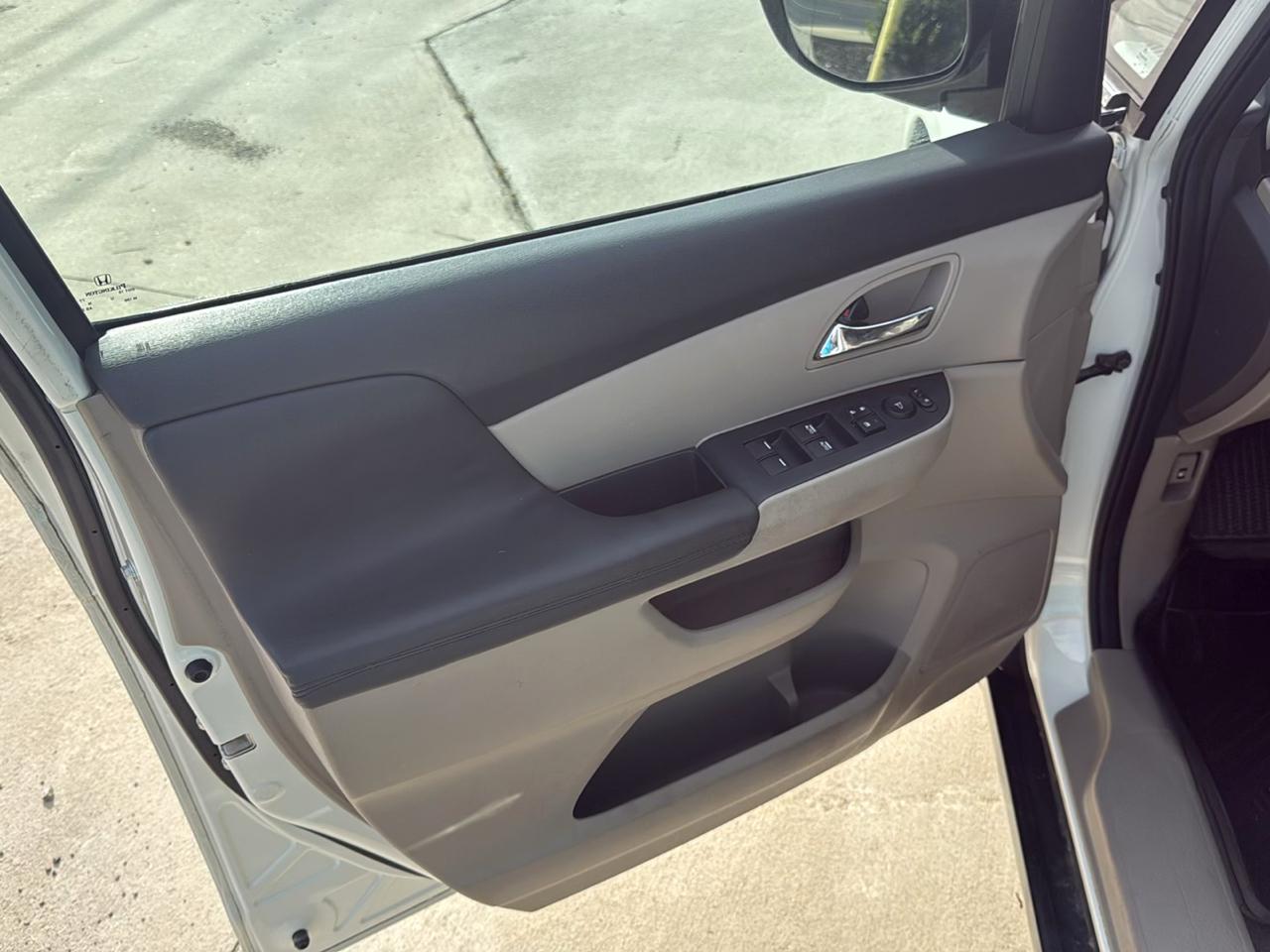 2015 Honda Odyssey EX-L - Photo 8