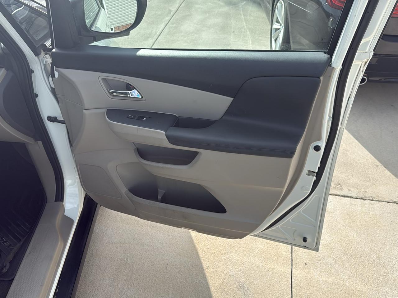 2015 Honda Odyssey EX-L - Photo 14