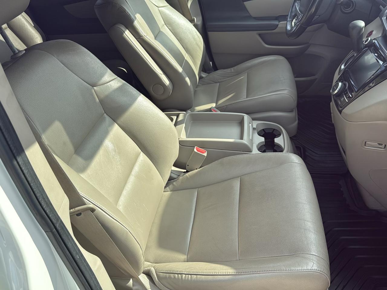 2015 Honda Odyssey EX-L - Photo 16