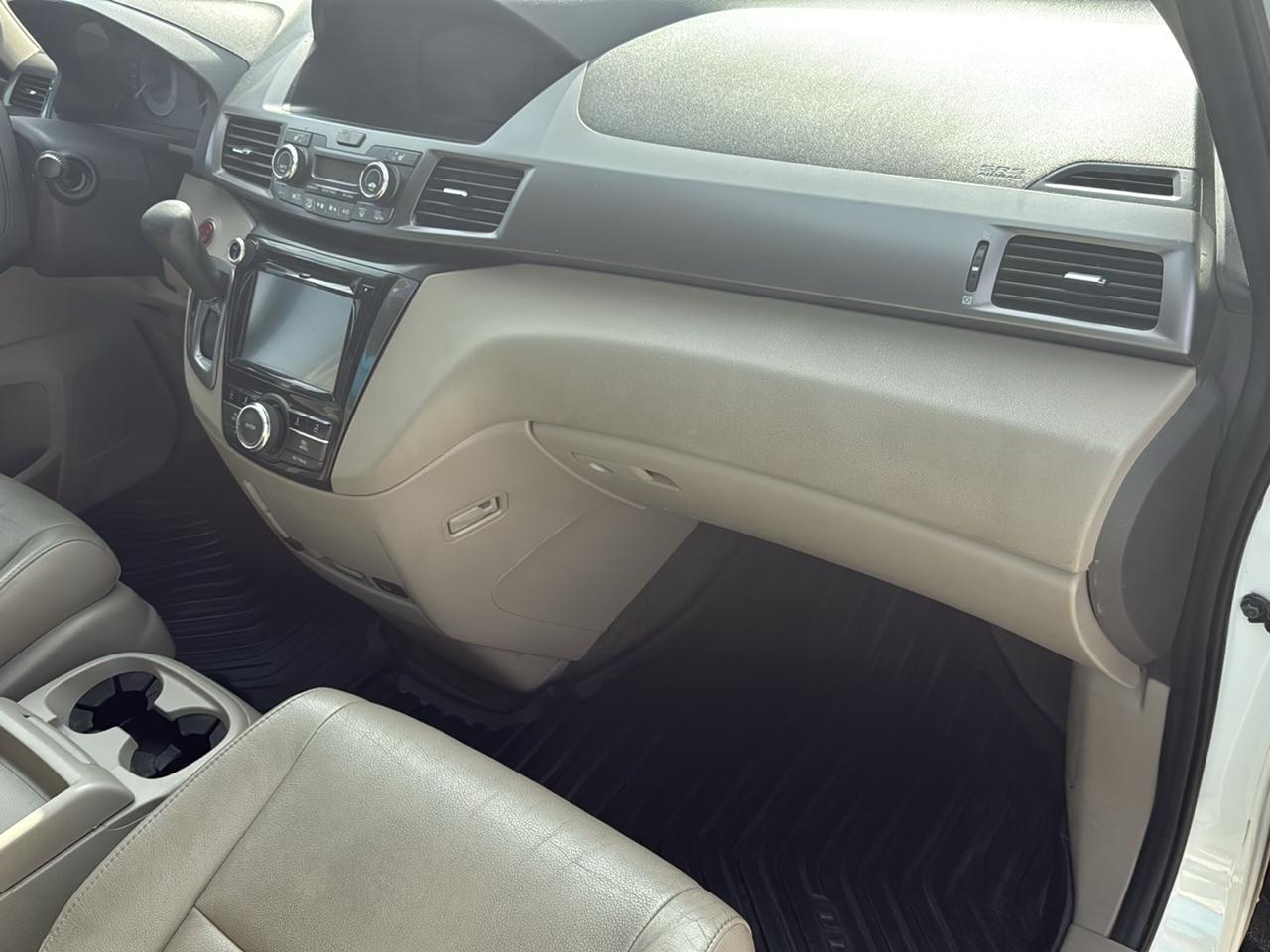 2015 Honda Odyssey EX-L - Photo 18