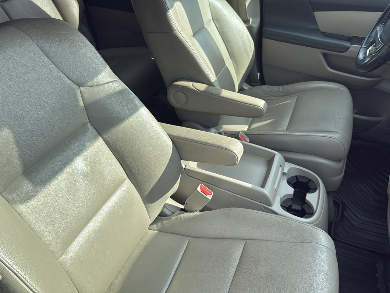 2015 Honda Odyssey EX-L - Photo 17