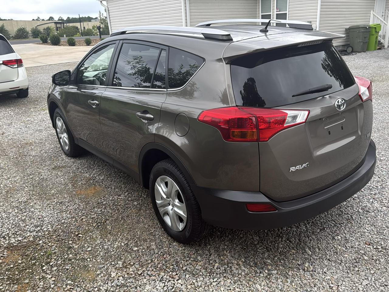 Toyota RAV4 LE FWD 2015