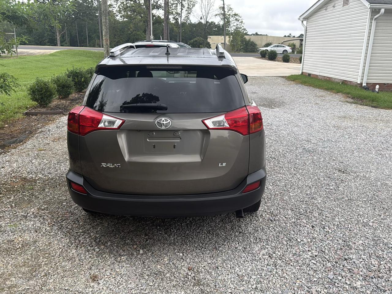 Toyota RAV4 LE FWD 2015