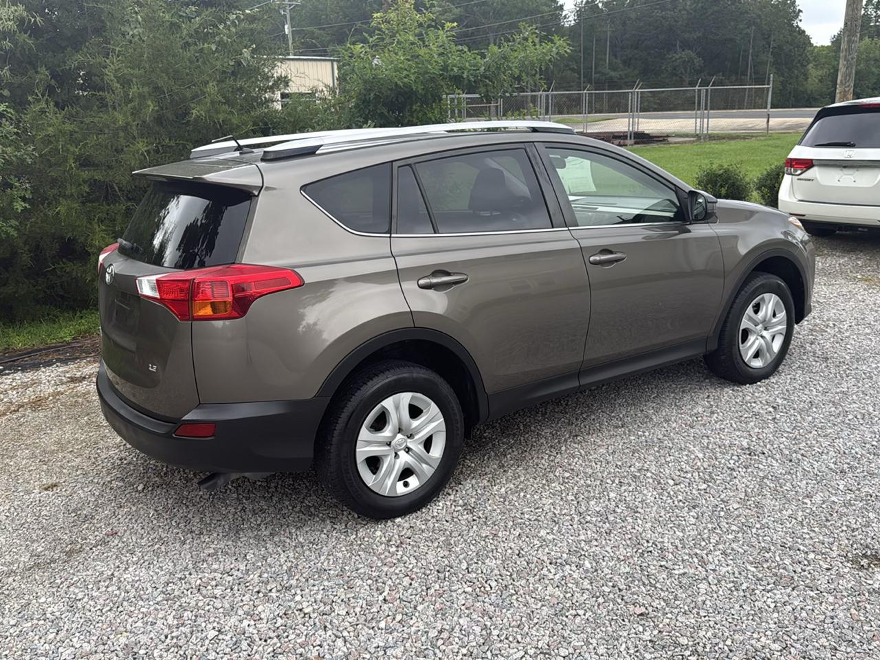 Toyota RAV4 LE FWD 2015