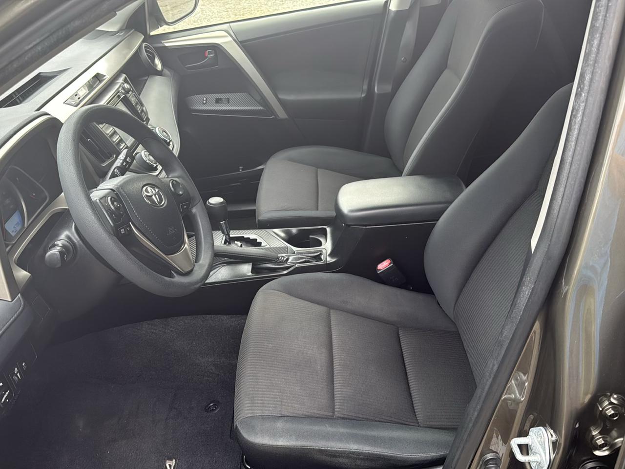 Toyota RAV4 LE FWD 2015