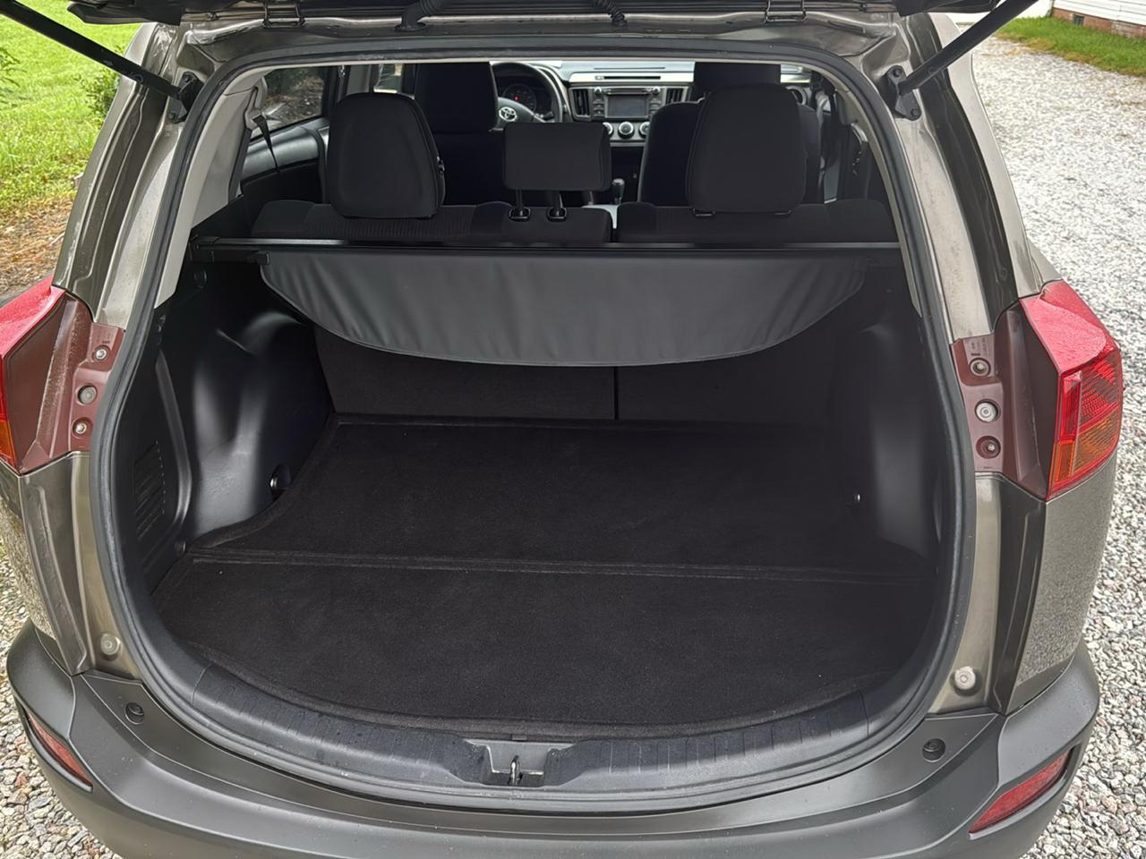 Toyota RAV4 LE FWD 2015