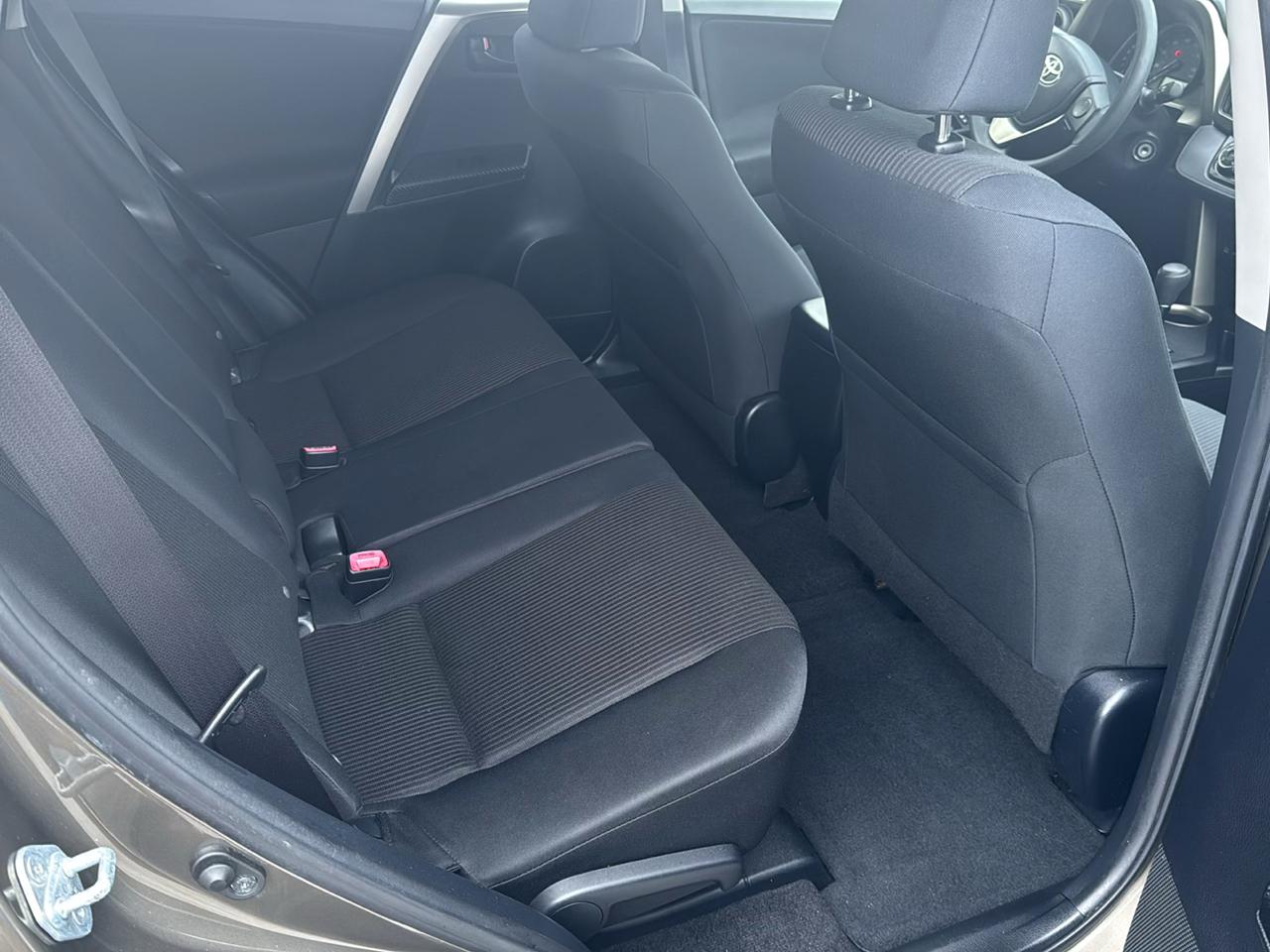 Toyota RAV4 LE FWD 2015