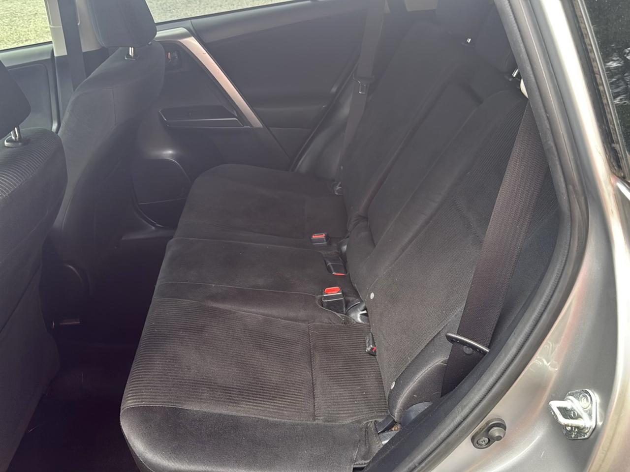 Toyota RAV4 LE FWD 2018