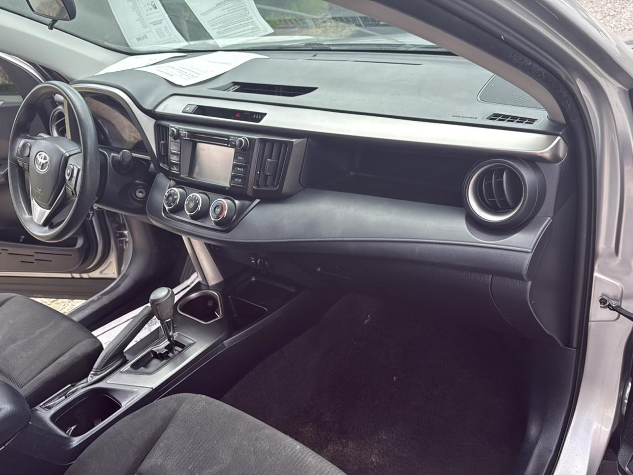 Toyota RAV4 LE FWD 2018