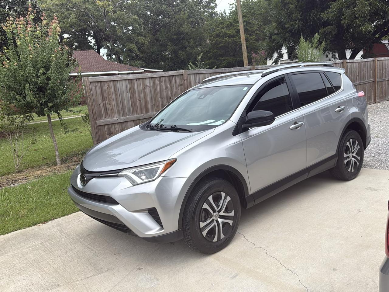 2018 Toyota RAV4 LE FWD