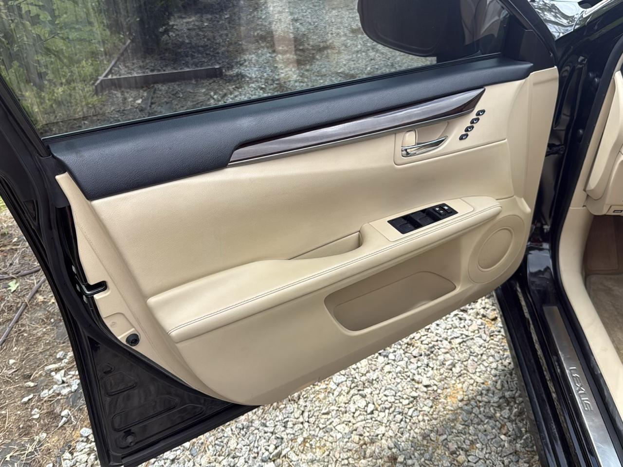 Lexus ES 350 Sedan 2015