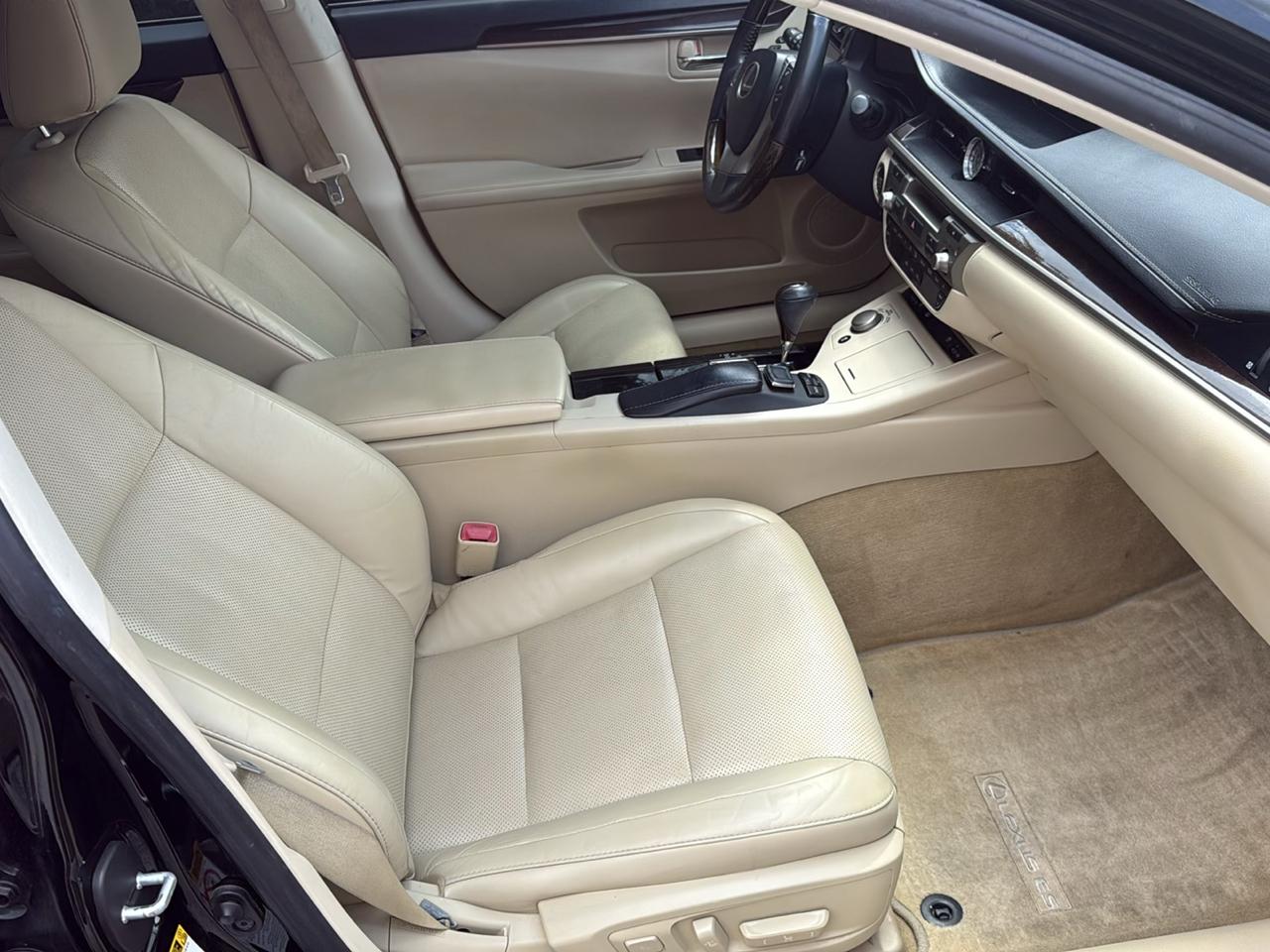 Lexus ES 350 Sedan 2015