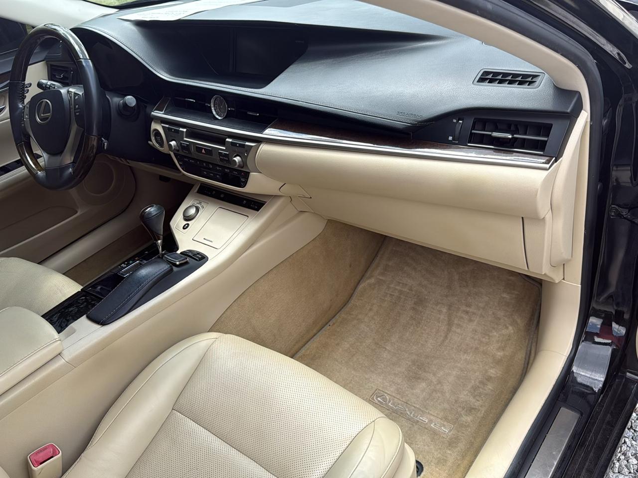 Lexus ES 350 Sedan 2015