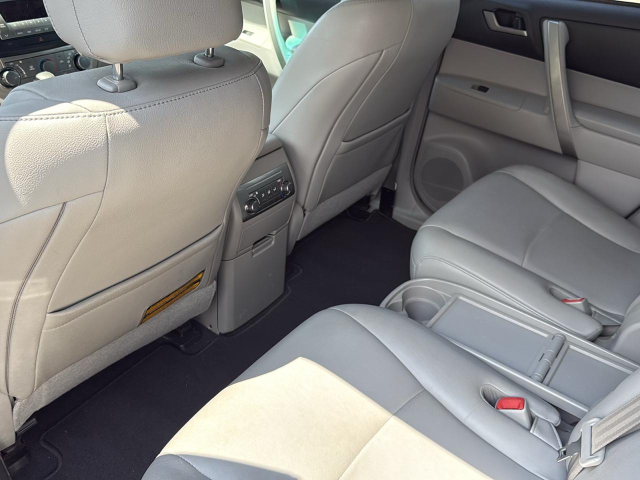 Toyota Highlander  2012