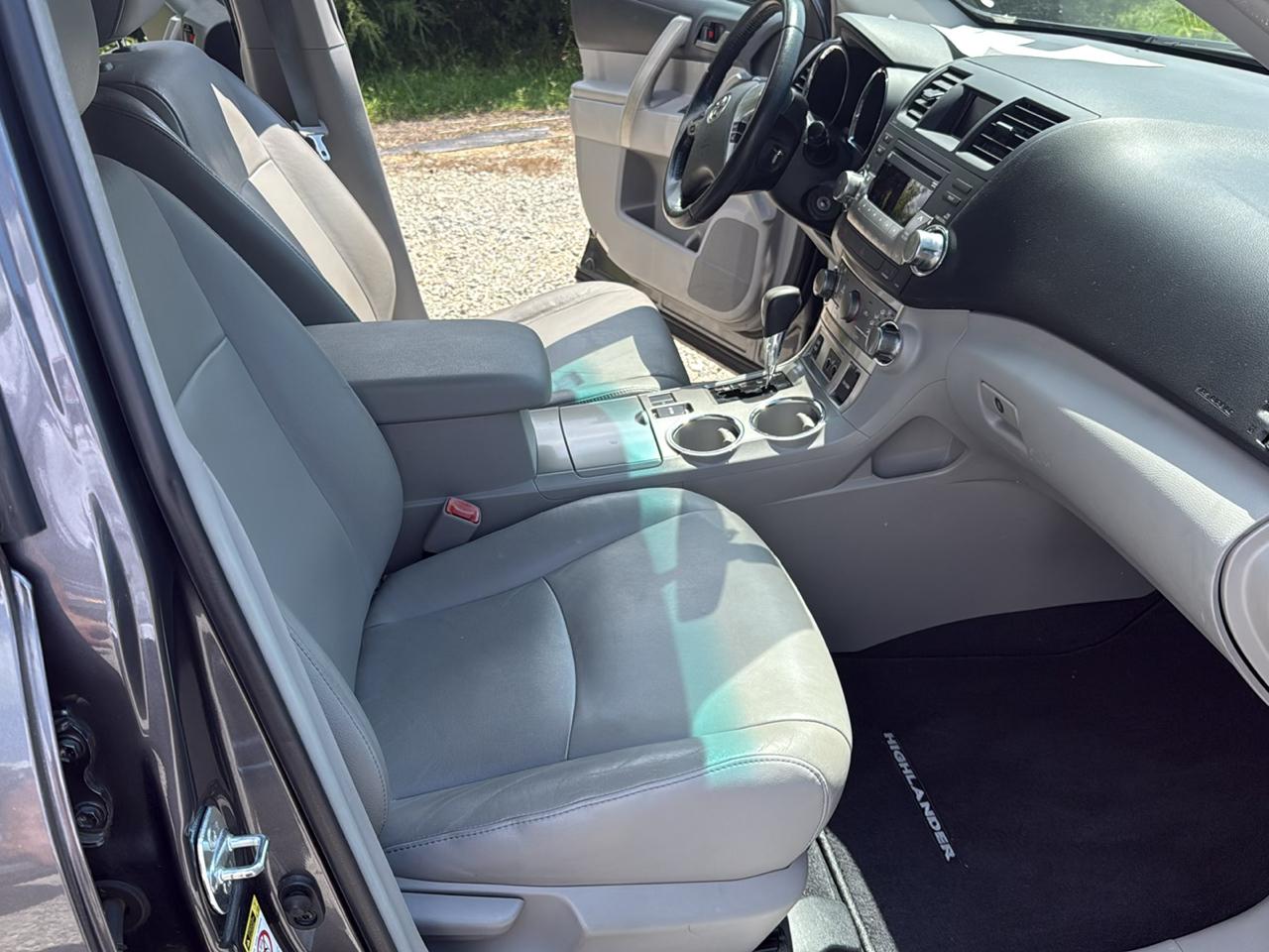 Toyota Highlander  2012