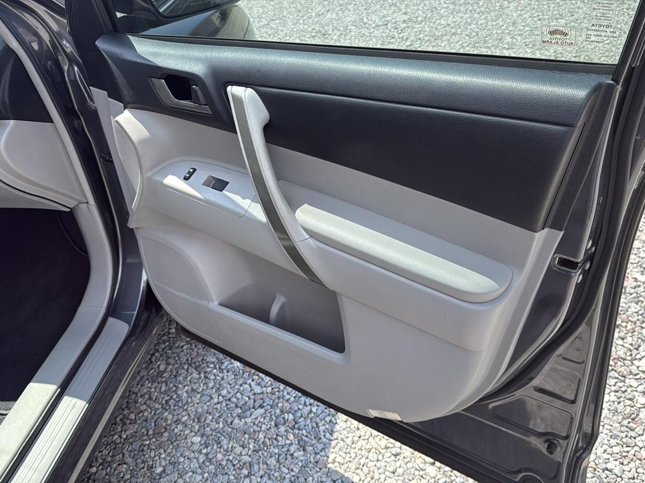 Toyota Highlander  2012