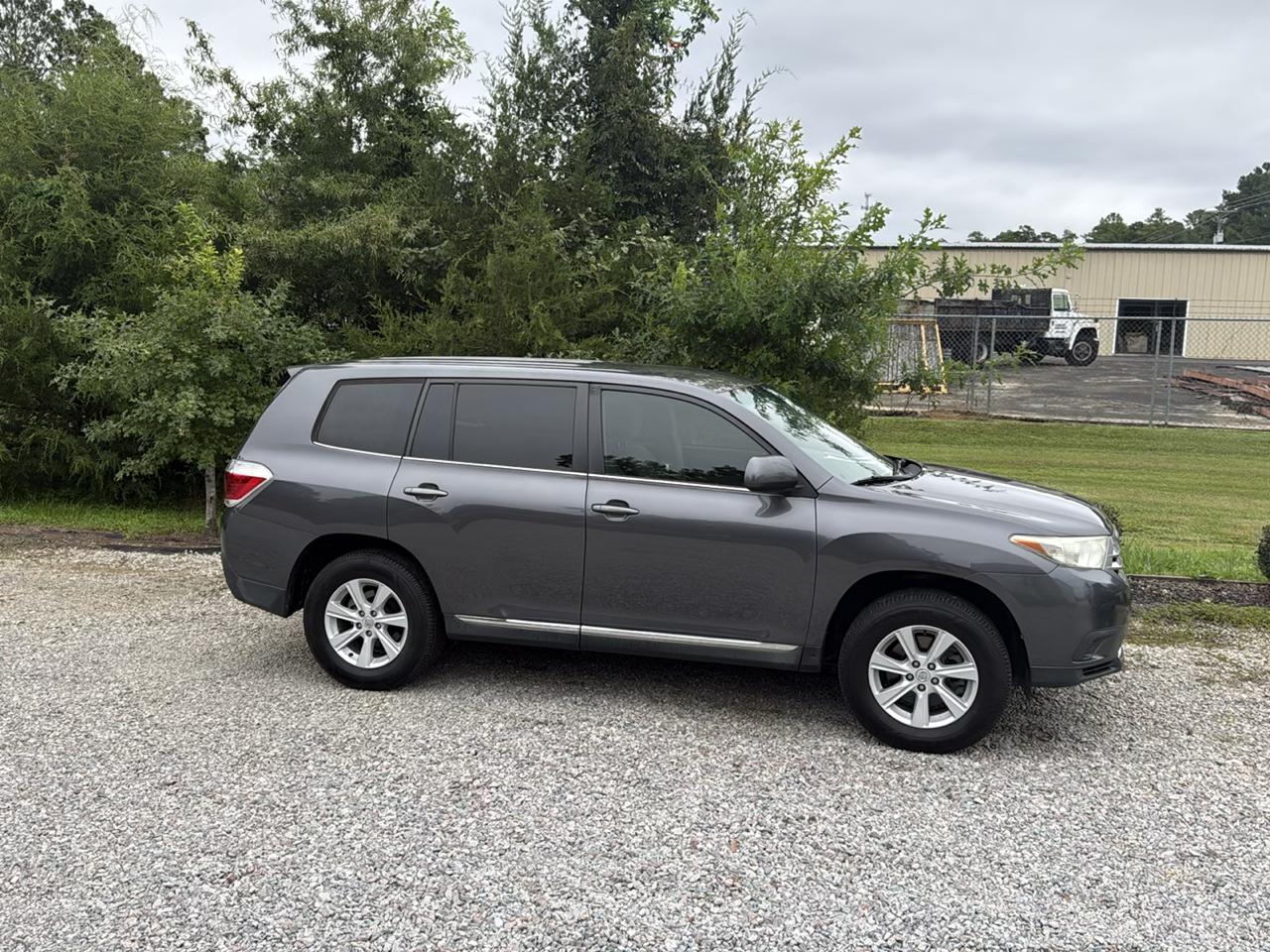Toyota Highlander Base 2WD I4 2013
