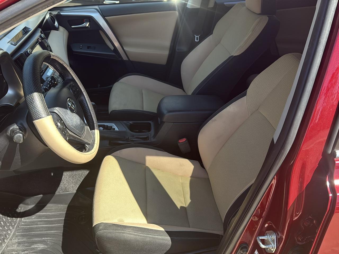 2018 Toyota RAV4 XLE - Photo 9