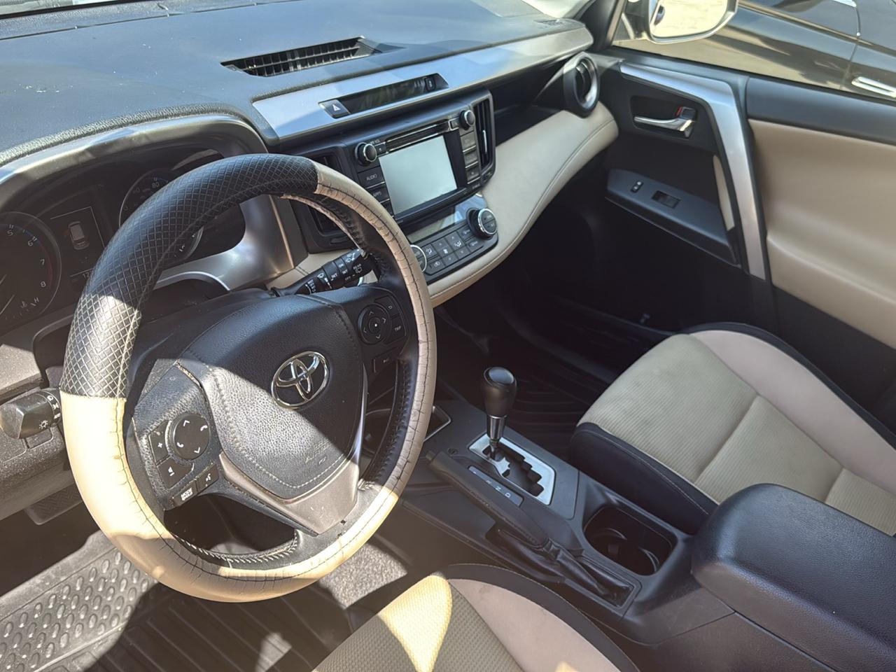 2018 Toyota RAV4 XLE - Photo 10