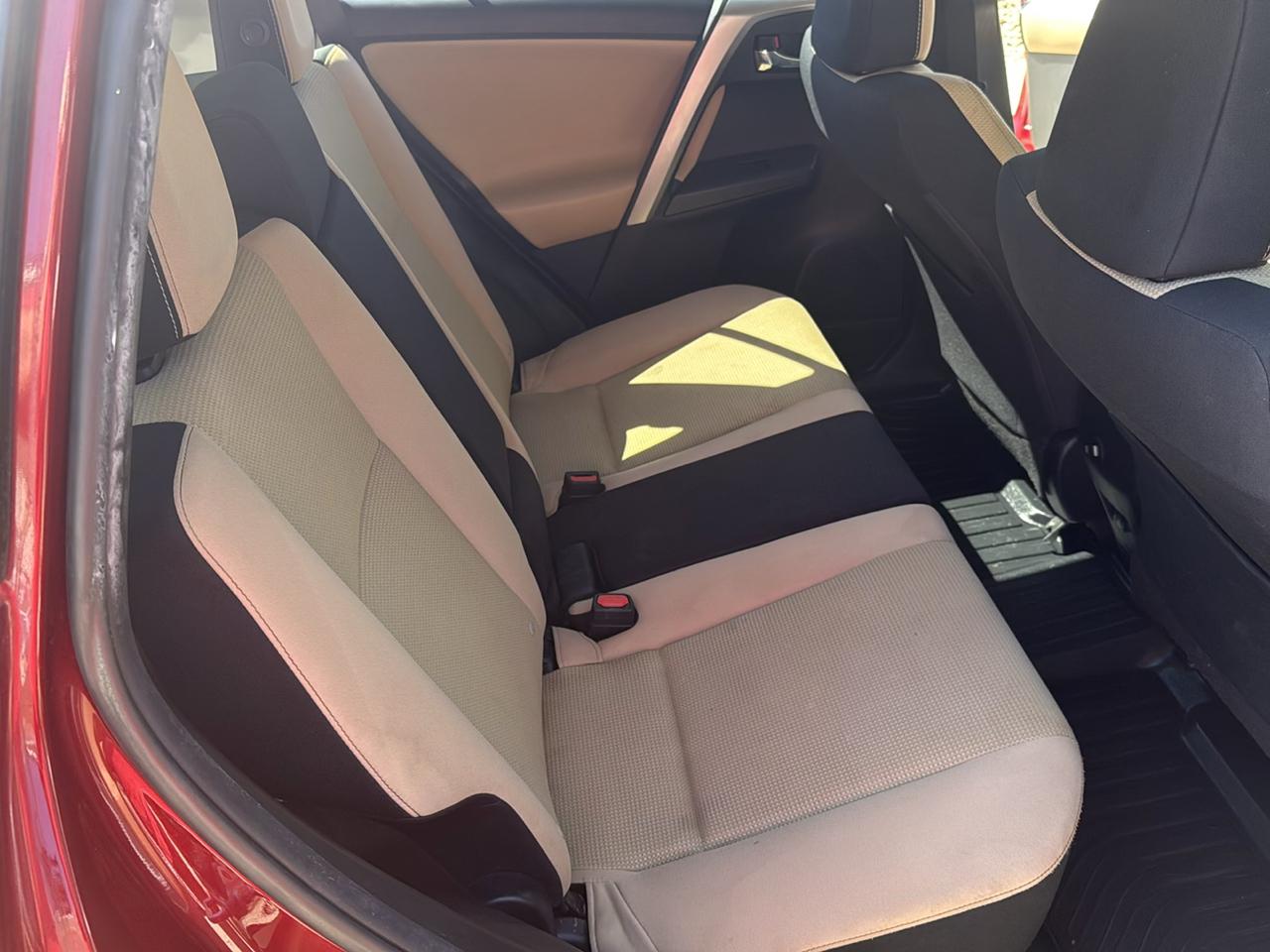 2018 Toyota RAV4 XLE - Photo 14