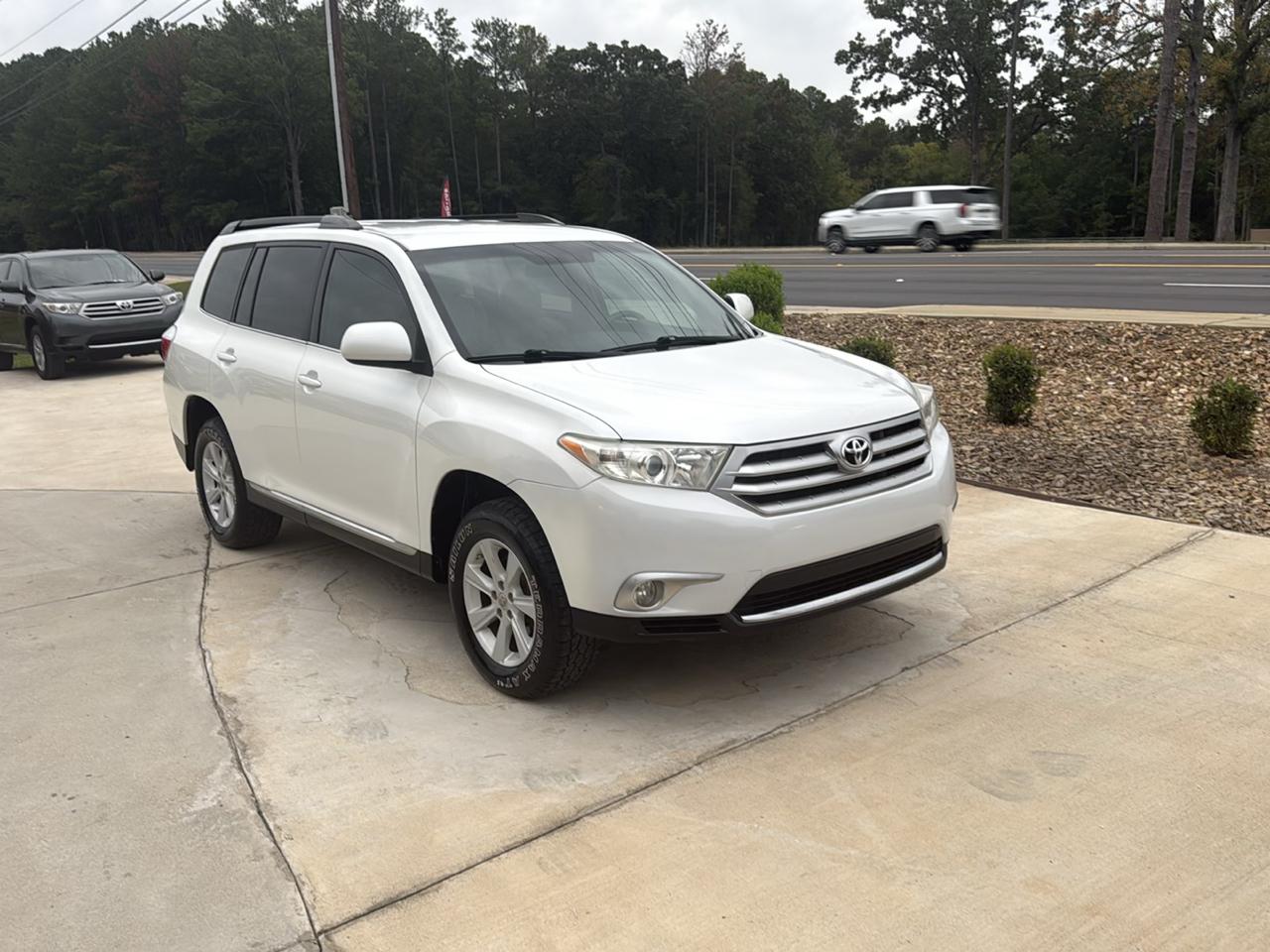 Toyota Highlander LE Plus 4D SUV FWD 2013