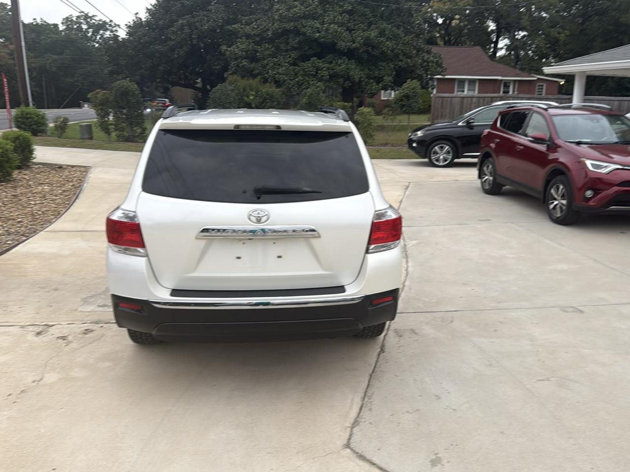Toyota Highlander LE Plus 4D SUV FWD 2013