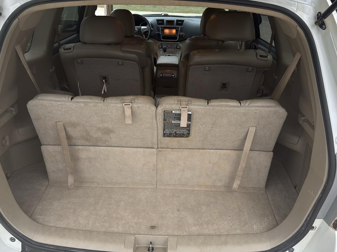 Toyota Highlander LE Plus 4D SUV FWD 2013