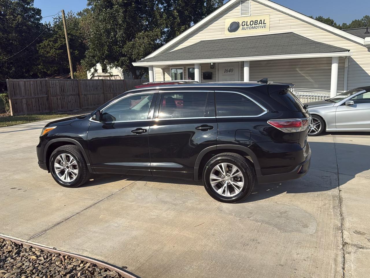 Toyota Highlander XLE FWD V6 2015