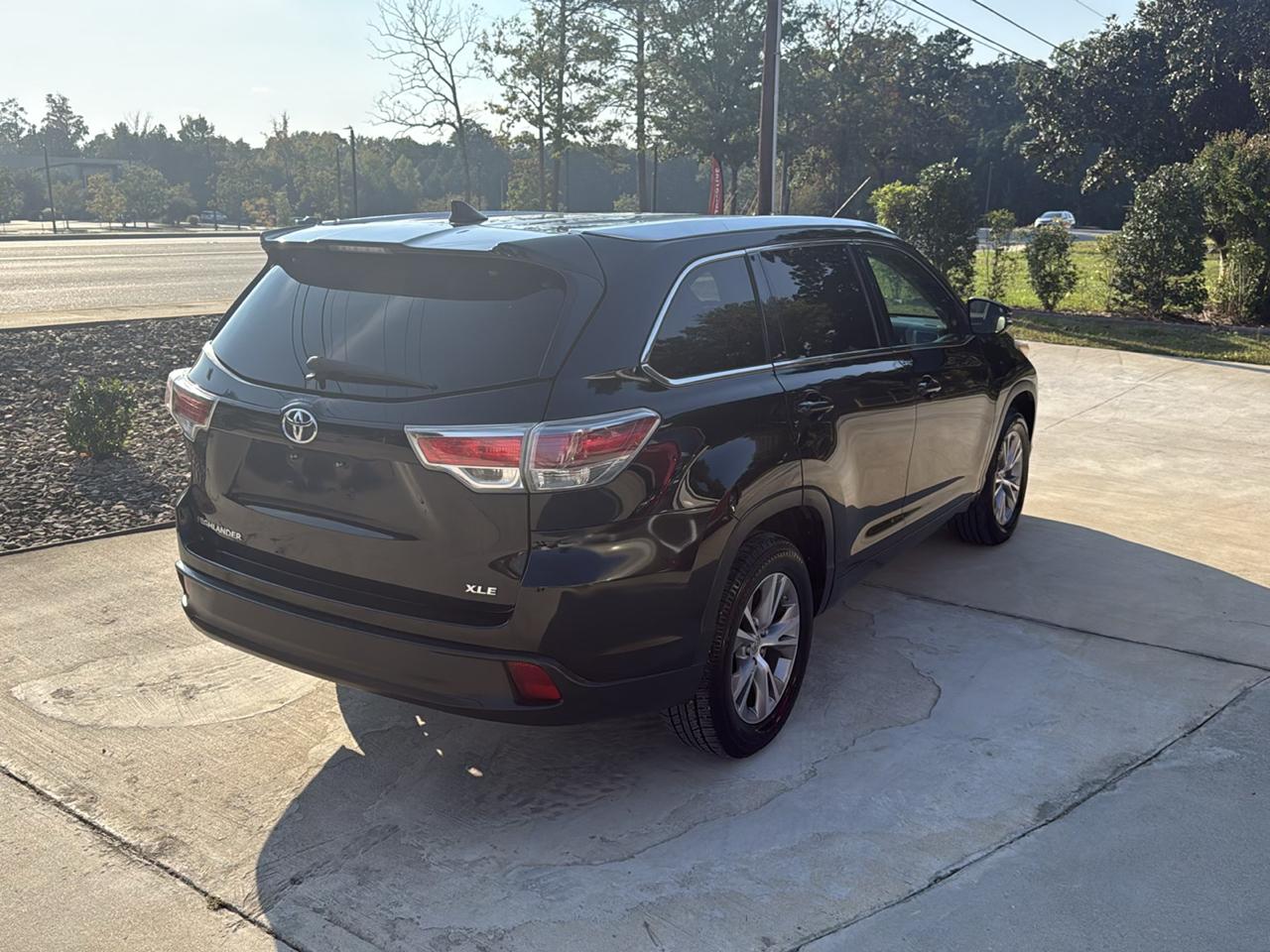 Toyota Highlander XLE FWD V6 2015