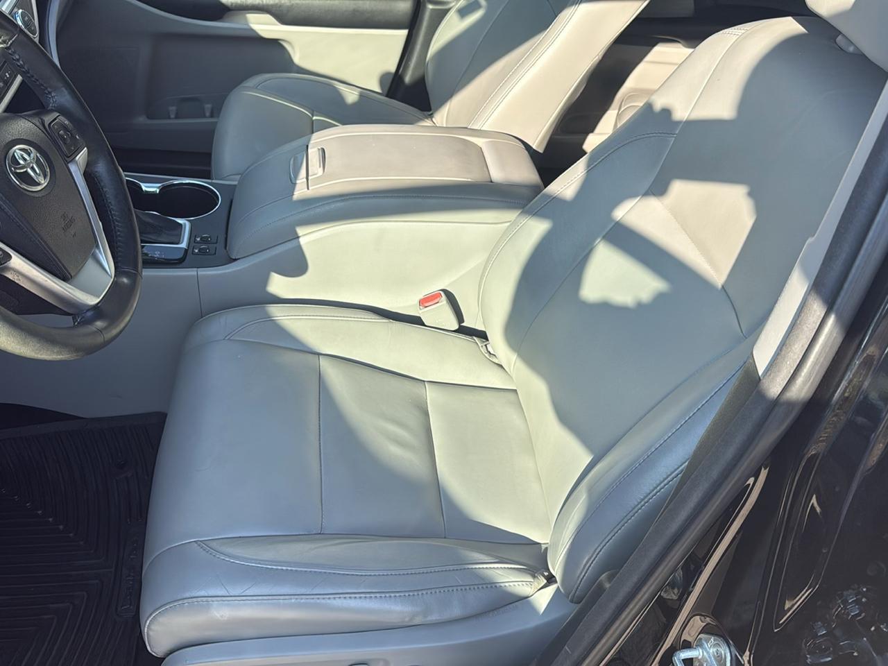 Toyota Highlander XLE FWD V6 2015