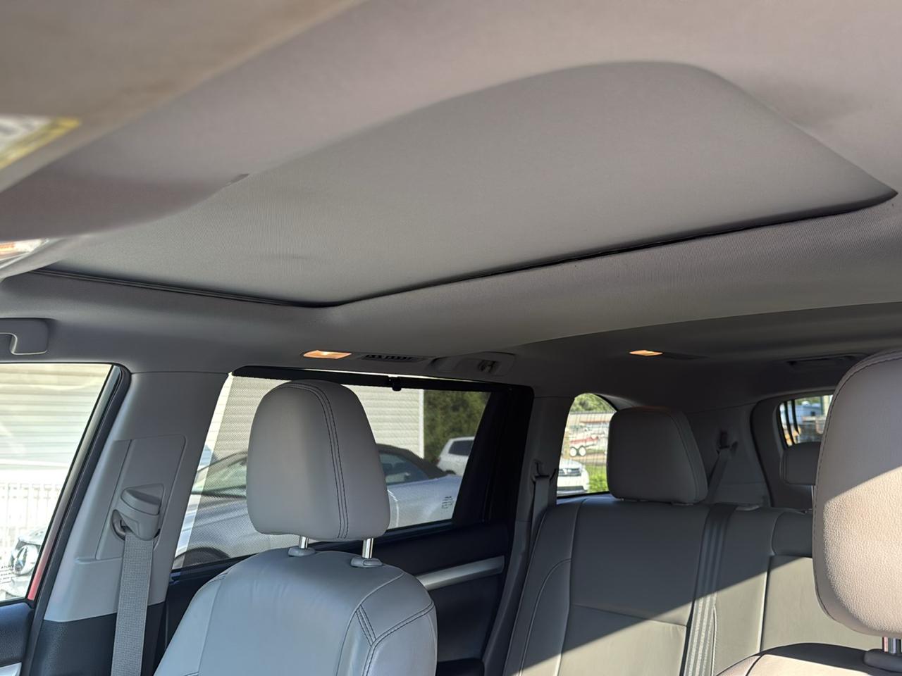 Toyota Highlander XLE FWD V6 2015
