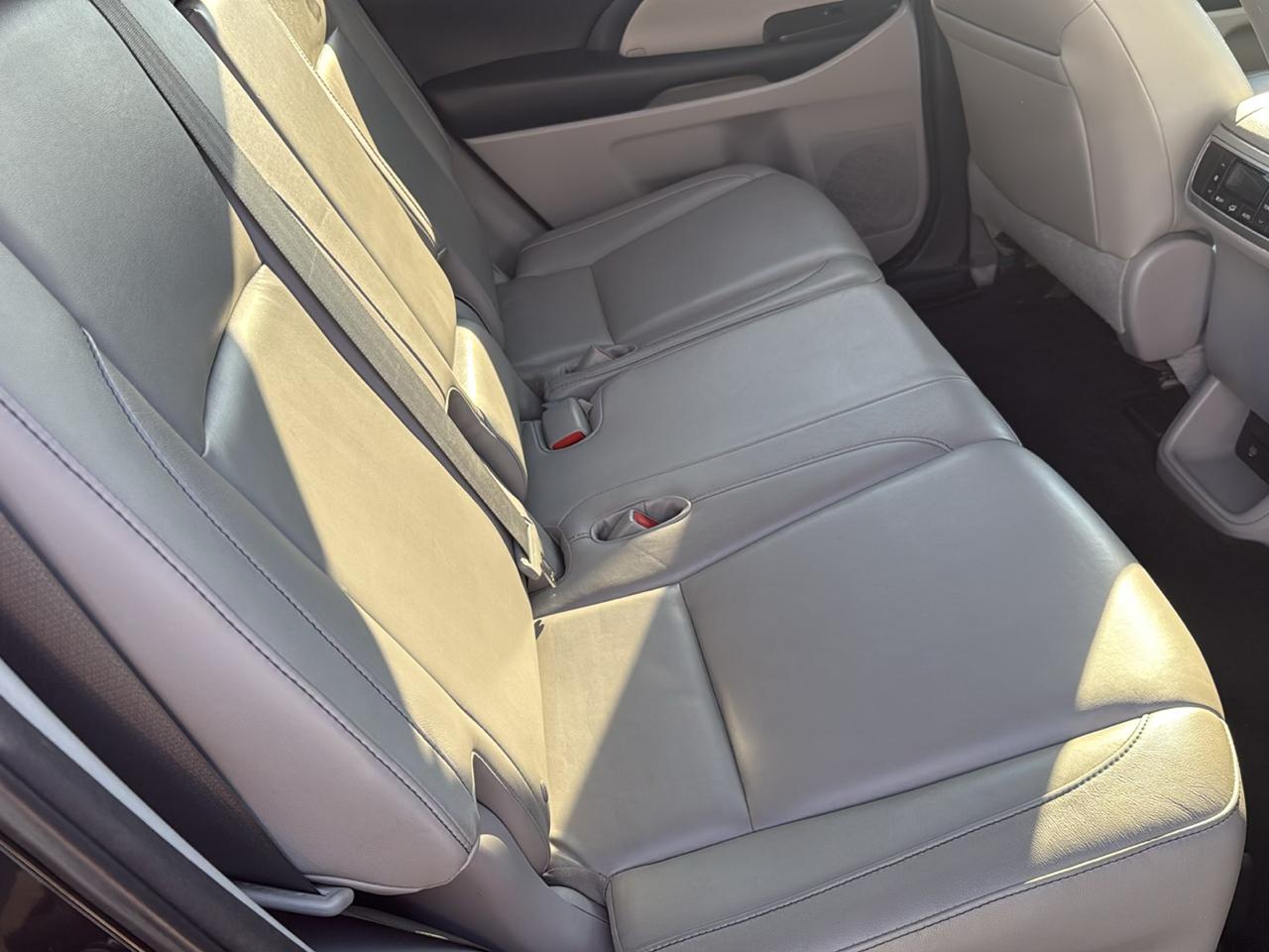 Toyota Highlander XLE FWD V6 2015
