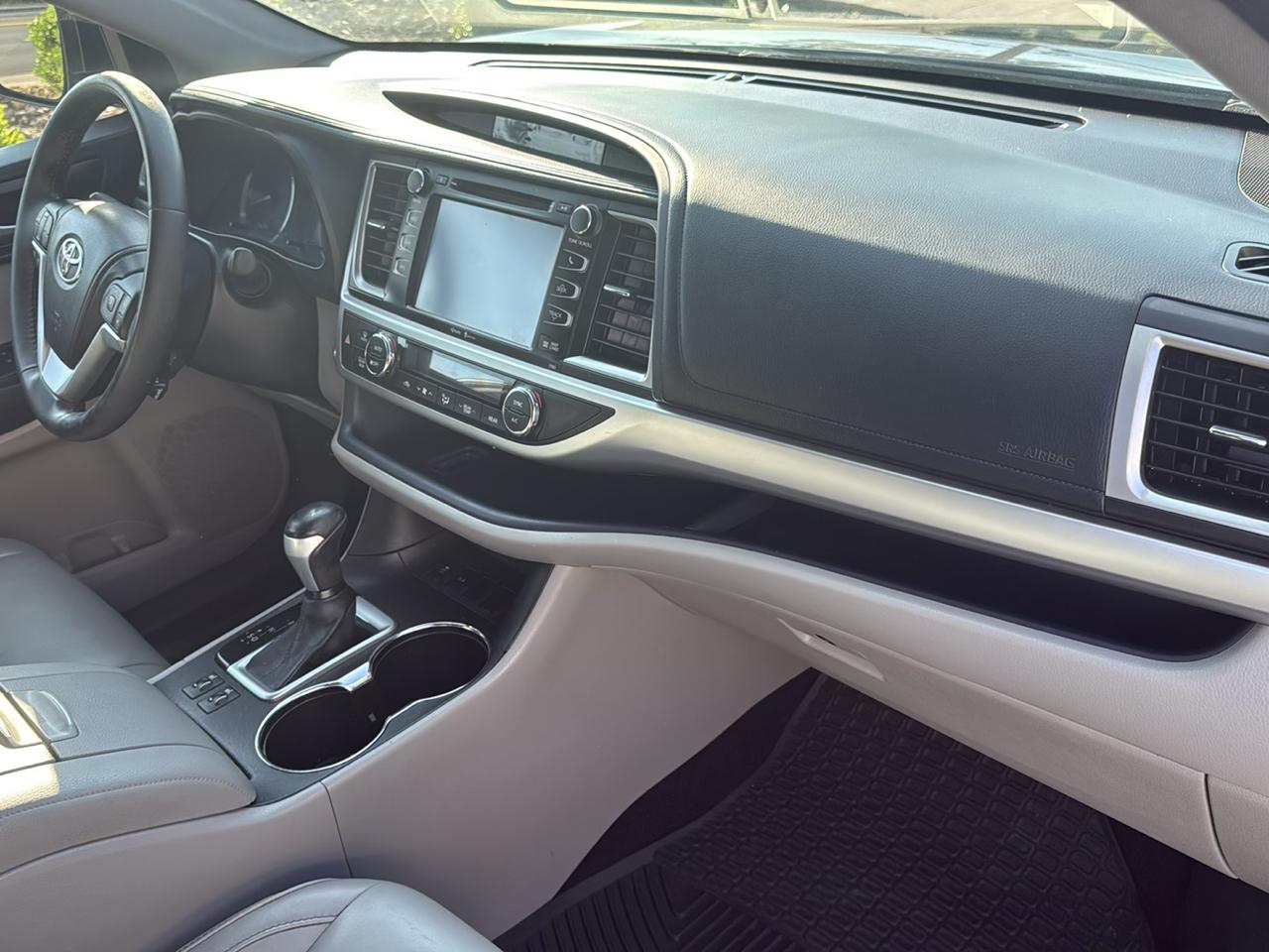 Toyota Highlander XLE FWD V6 2015