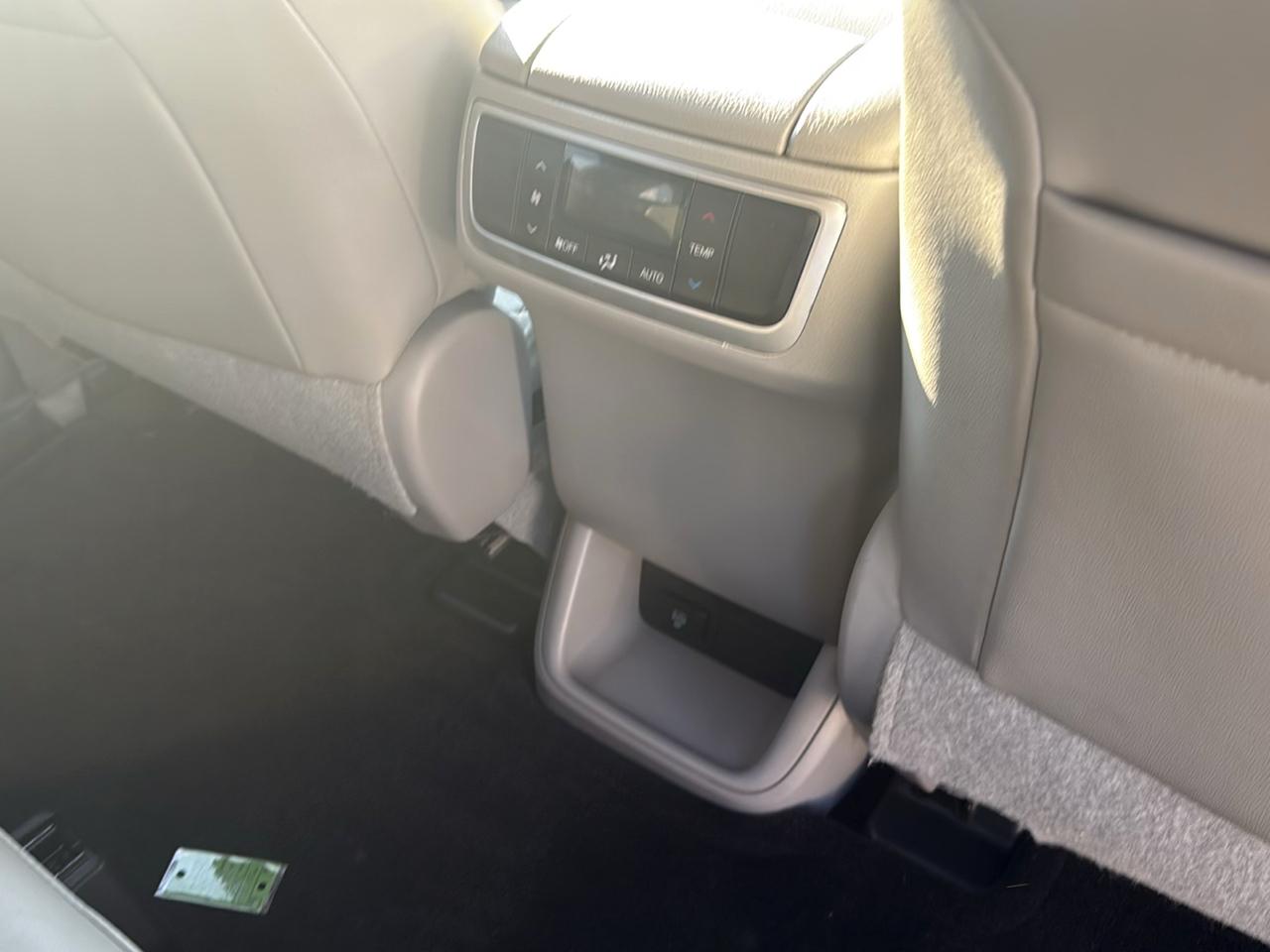 Toyota Highlander XLE FWD V6 2015