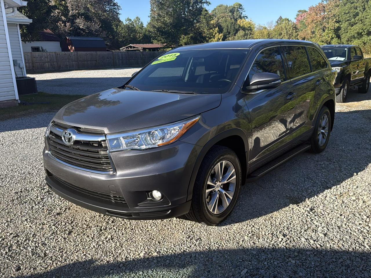 Toyota Highlander LE Plus FWD V6 2015