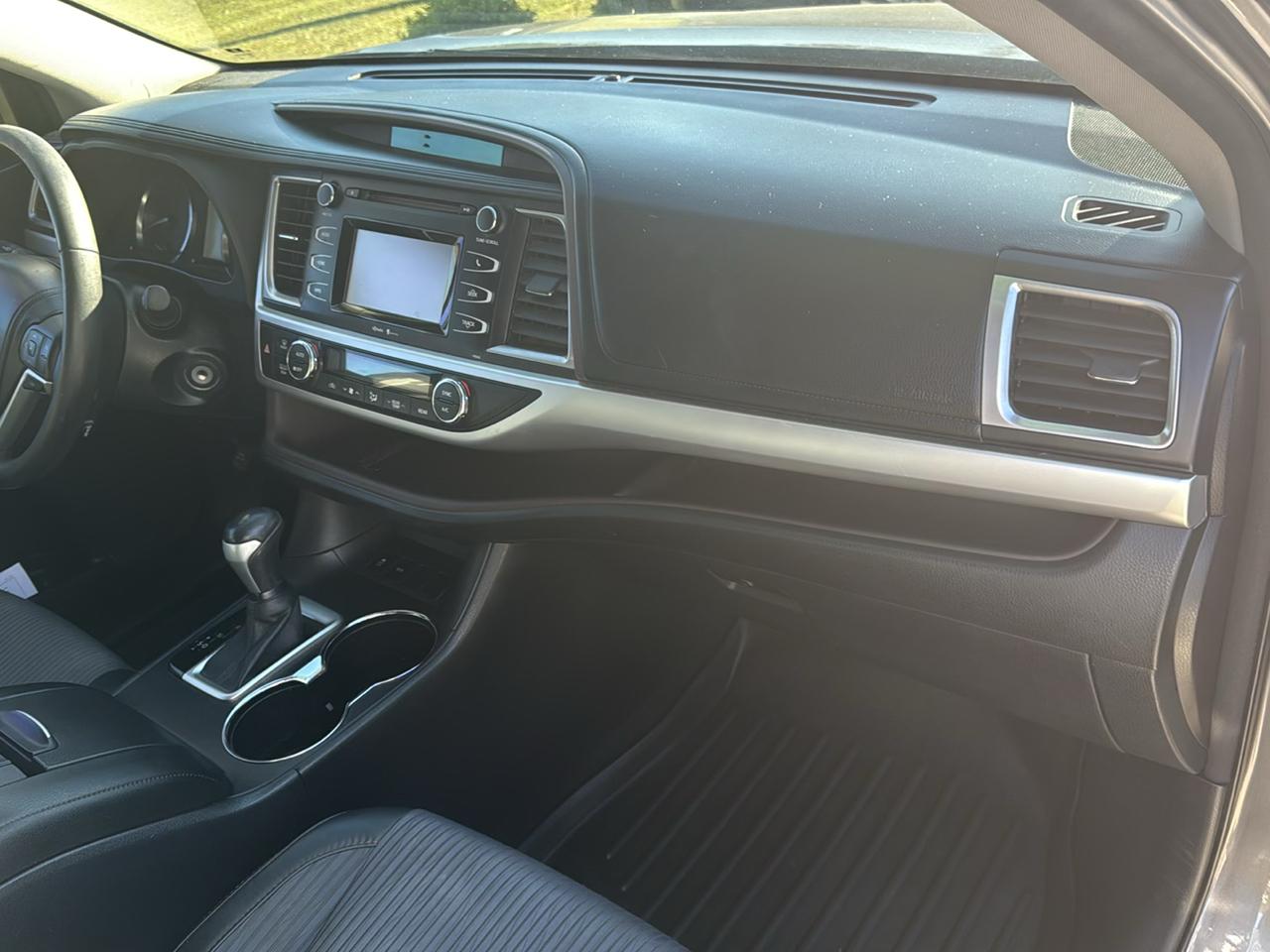 Toyota Highlander LE Plus FWD V6 2015