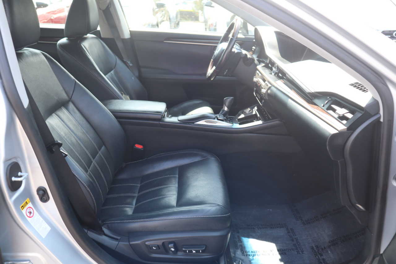 Lexus ES 300h Sedan 2017 Lexus ES 300h Sedan 2017