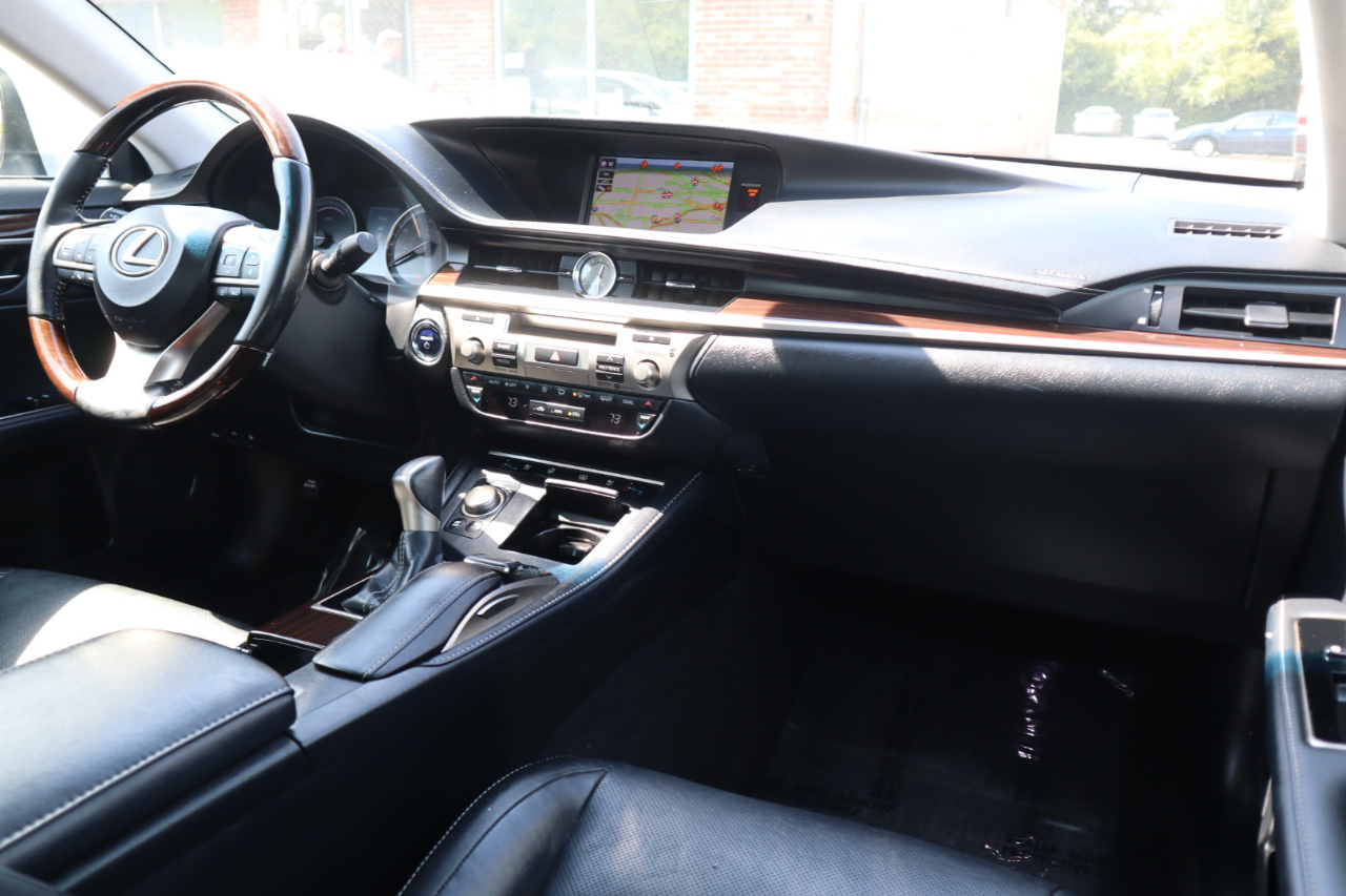 Lexus ES 300h Sedan 2017 Lexus ES 300h Sedan 2017