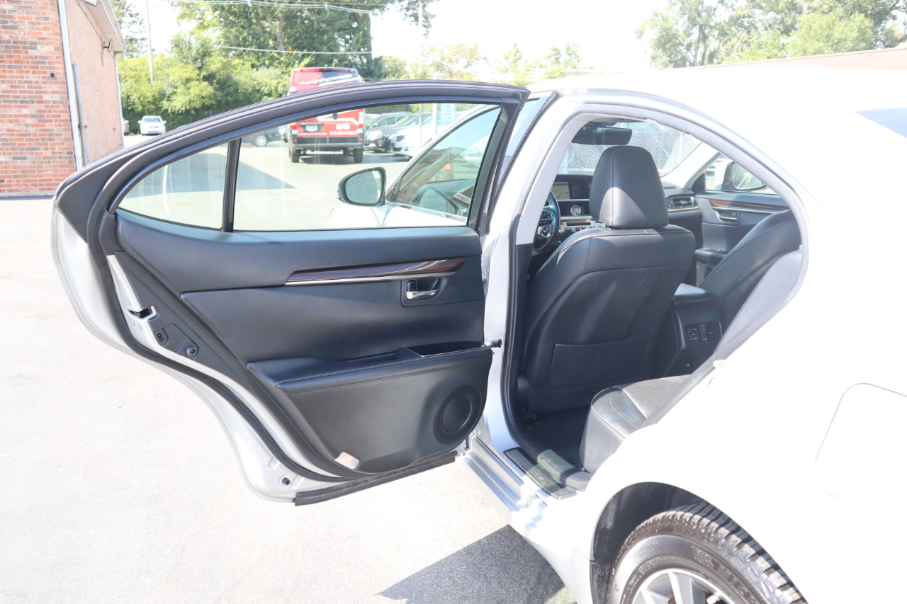 Lexus ES 300h Sedan 2017 Lexus ES 300h Sedan 2017