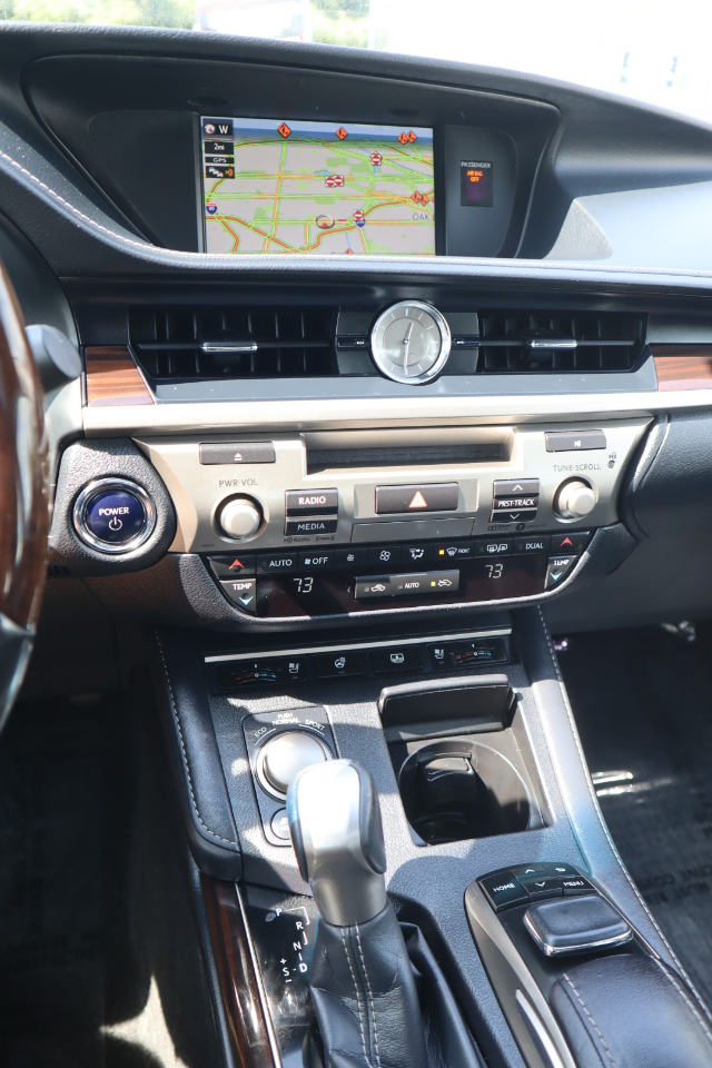 Lexus ES 300h Sedan 2017 Lexus ES 300h Sedan 2017