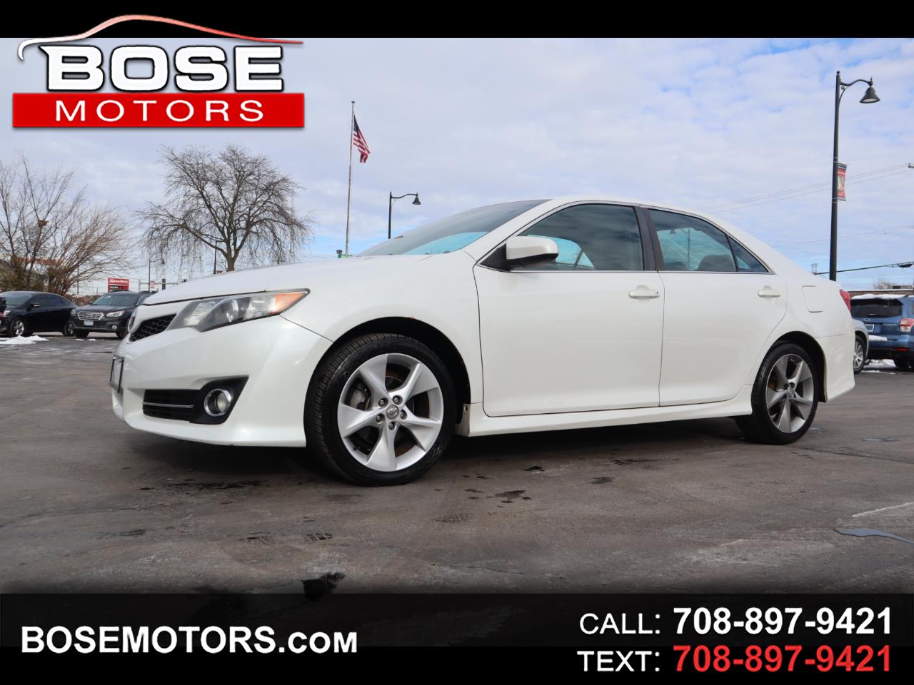 2012 Toyota Camry SE's photo