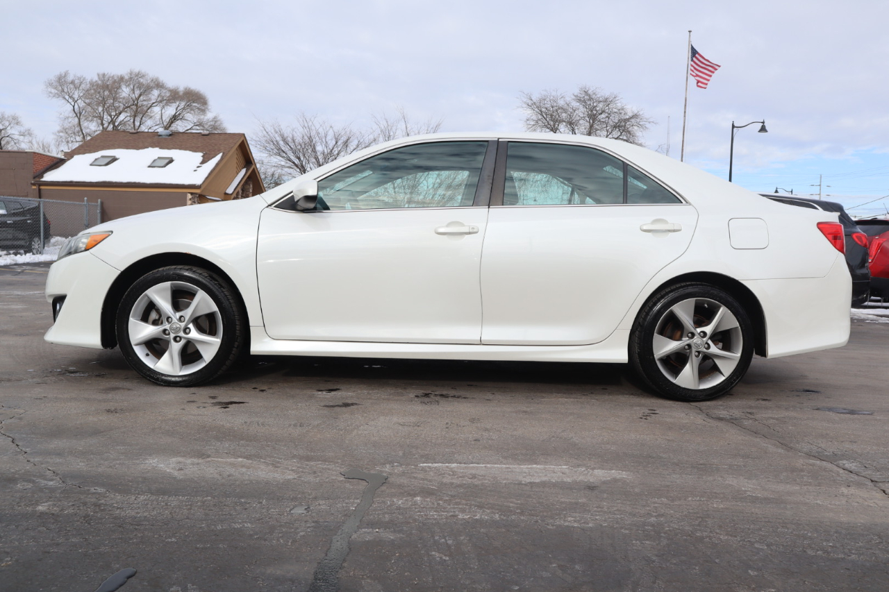 Toyota Camry SE 2012