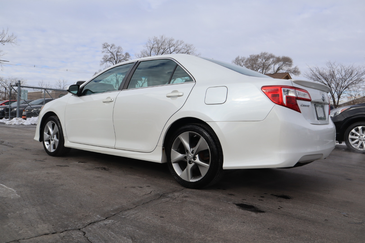 Toyota Camry SE 2012